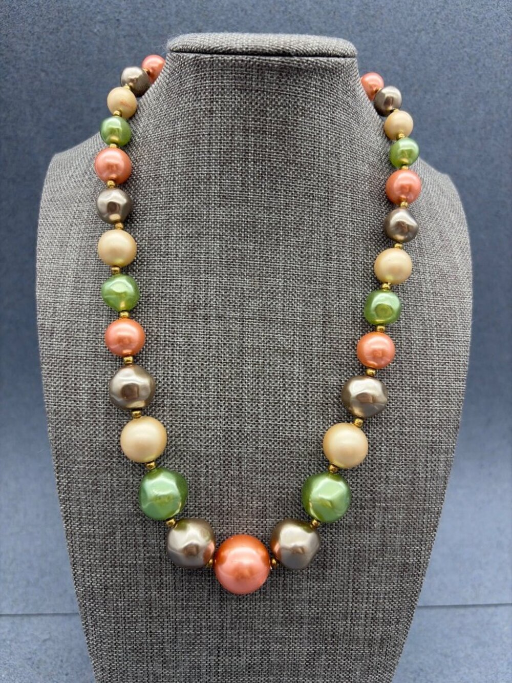 Colorful Chunky Beaded Necklace 18 In Graduated Pastel Metallic Grey Green Pink
